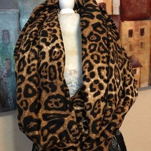 (3/$15) Infinity scarf cheetah print